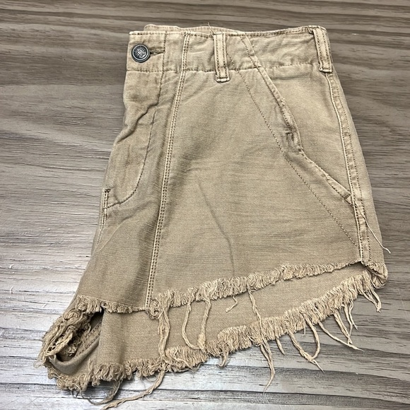 FREE PEOPLE HIGH RISE GREEN MILITARY SYLE CUT OFF SHORTS 8 - Picture 14 of 16